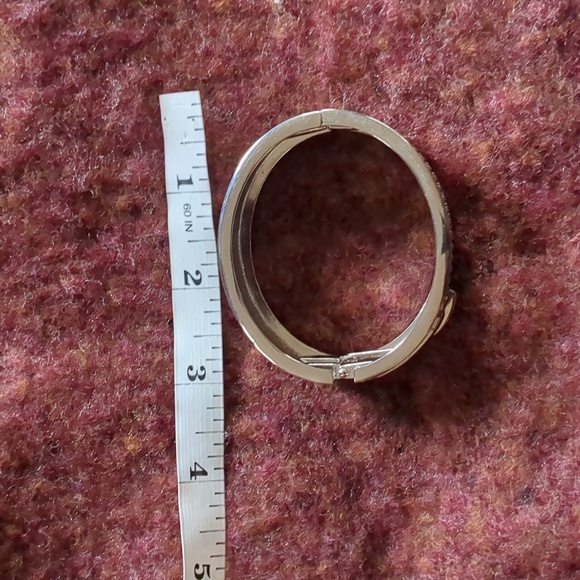 Zipper bracelet w/ spring loaded closure. - Picture 6 of 6